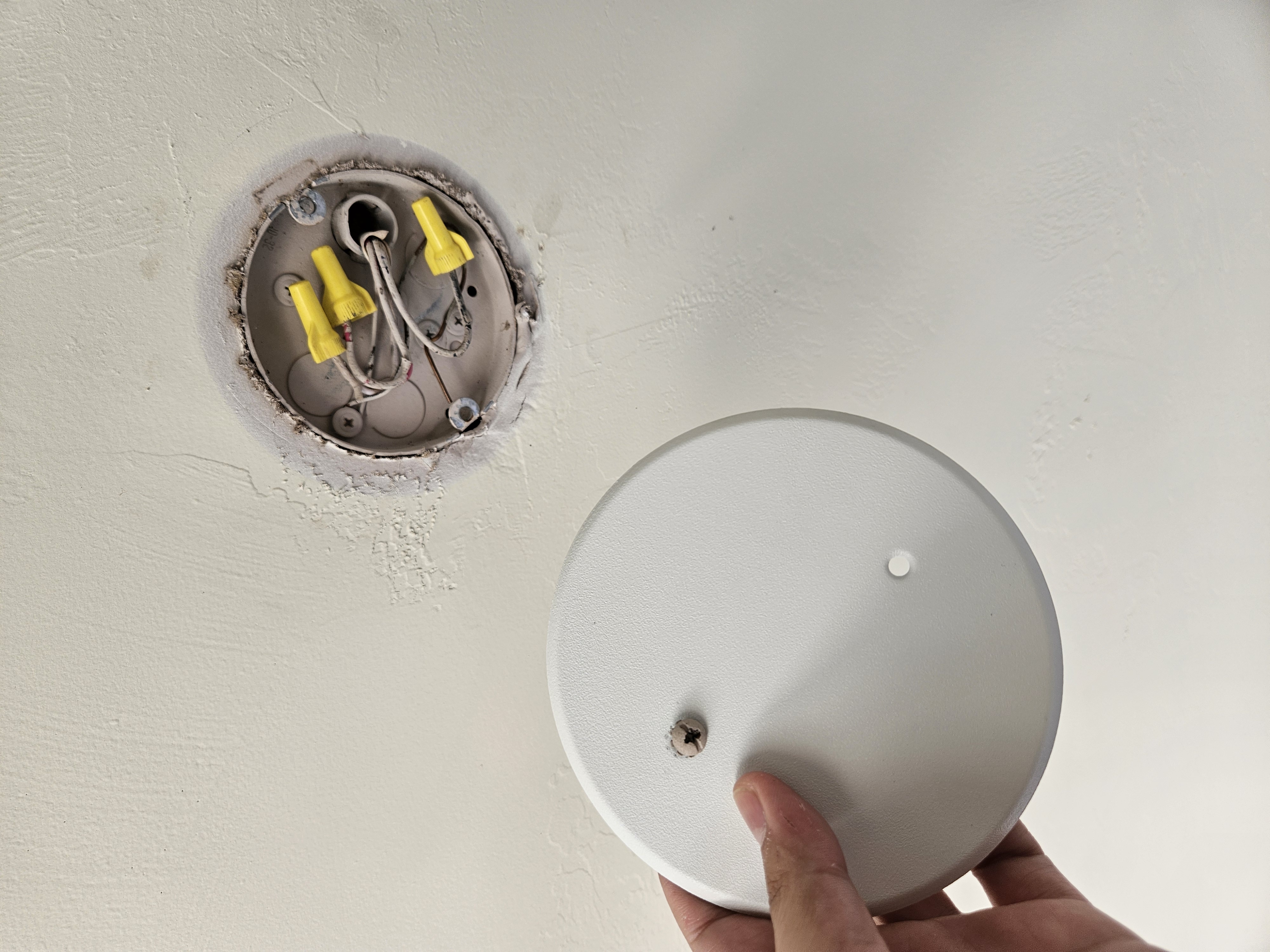 Ceiling junction box wiring detail
