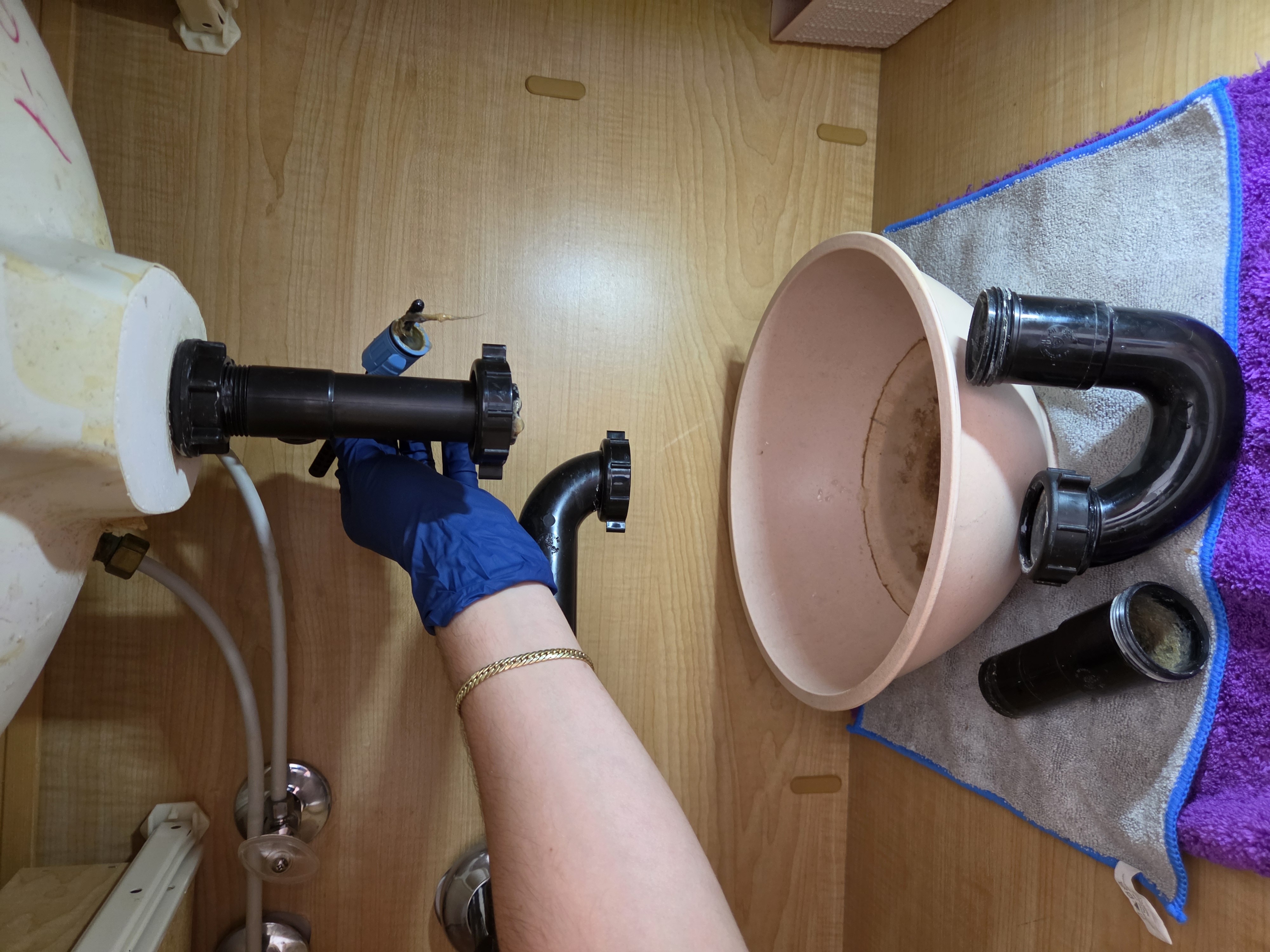Sink drain disassembly during unclog process