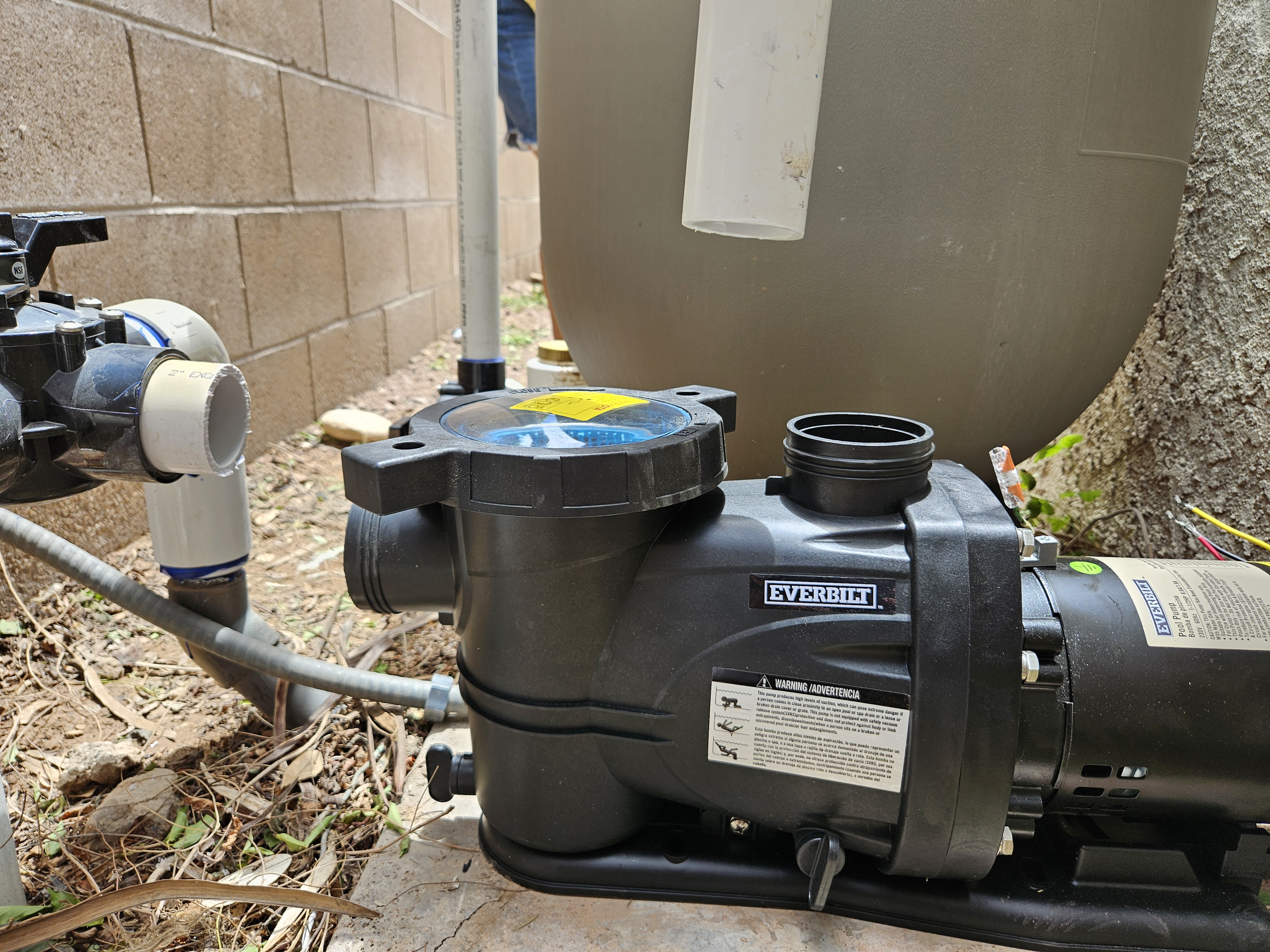 Old damaged pool pump setup